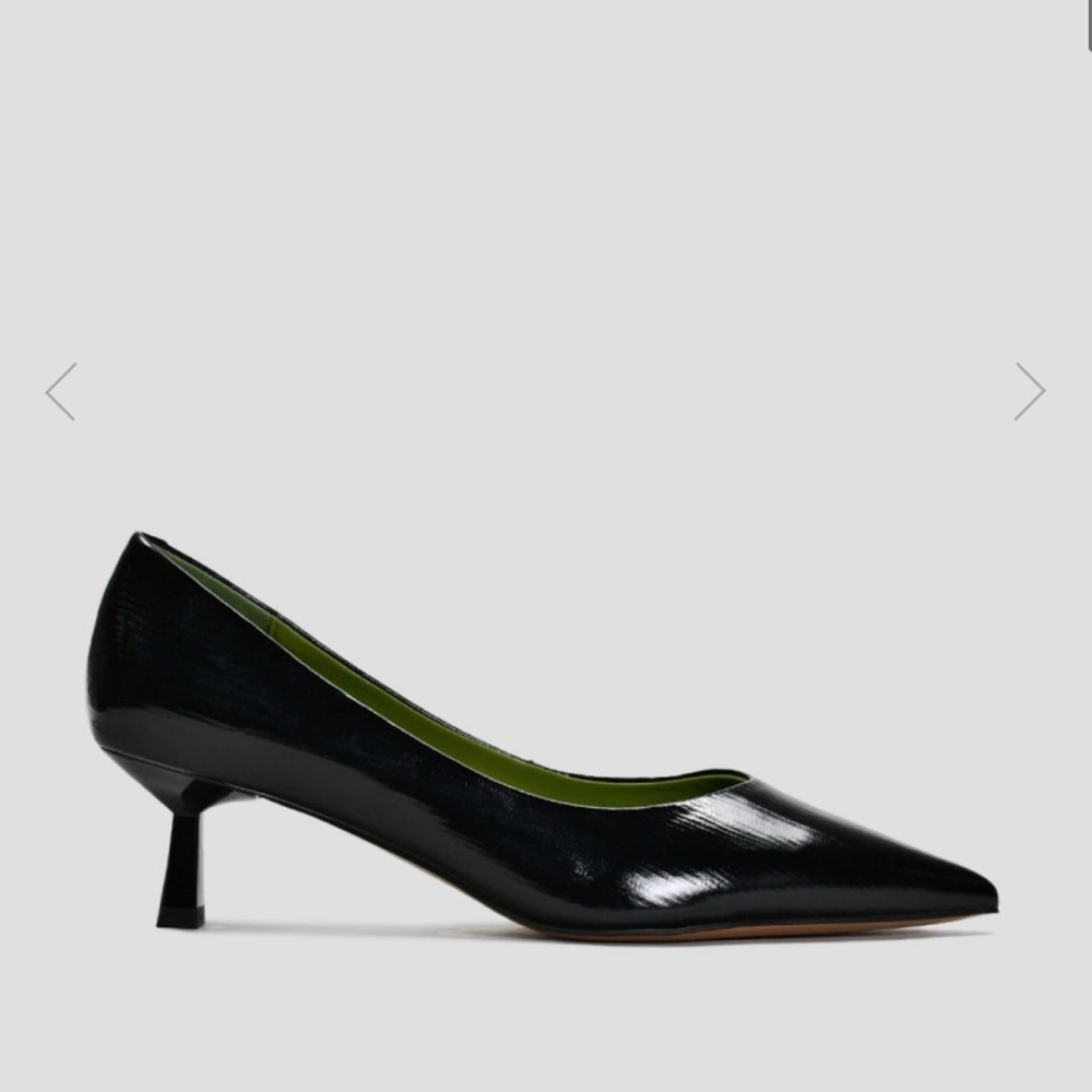 Low heel classic shoes